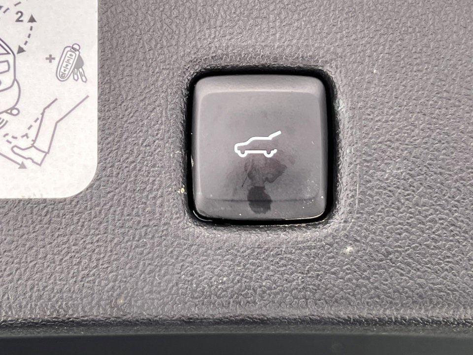 Certified 2020 Ford Escape Titanium image 37