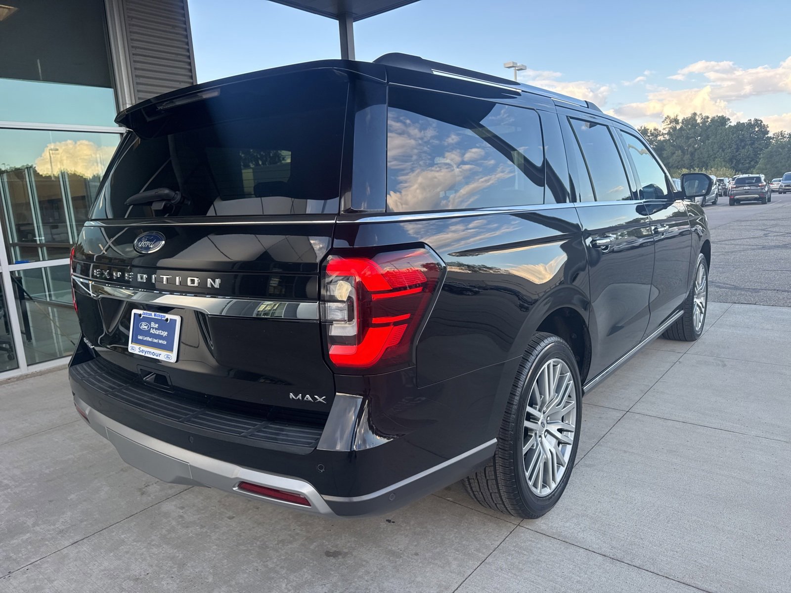 Certified 2022 Ford Expedition Max Limited image 5