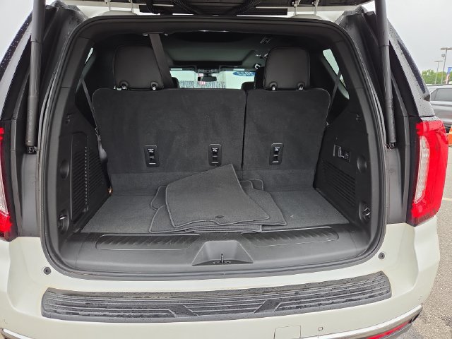 Used 2022 GMC Yukon SLT w/ SLT Premium Package AWD/4WD image 29