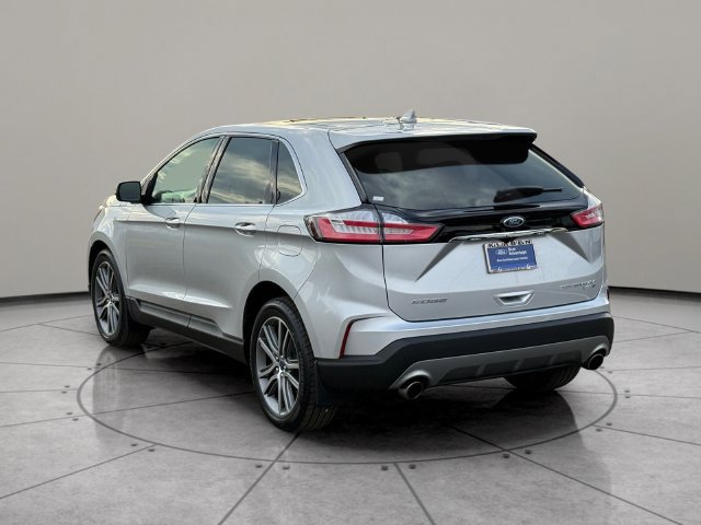 Certified 2019 Ford Edge Titanium w/ Cold Weather Package AWD/4WD image 9