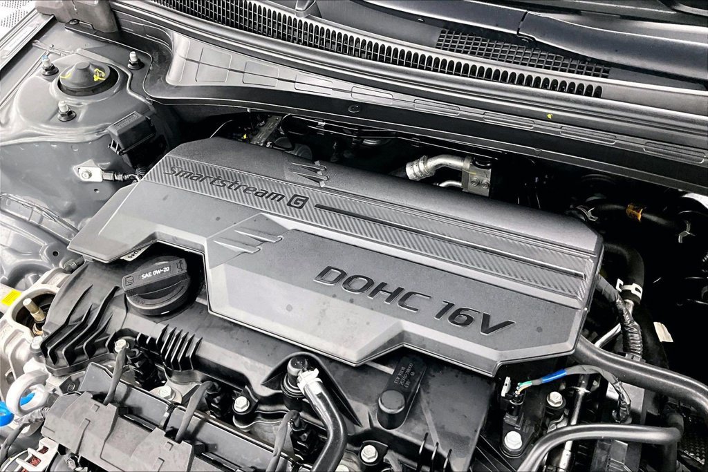 Used 2025 Hyundai Elantra Sport FWD image 33