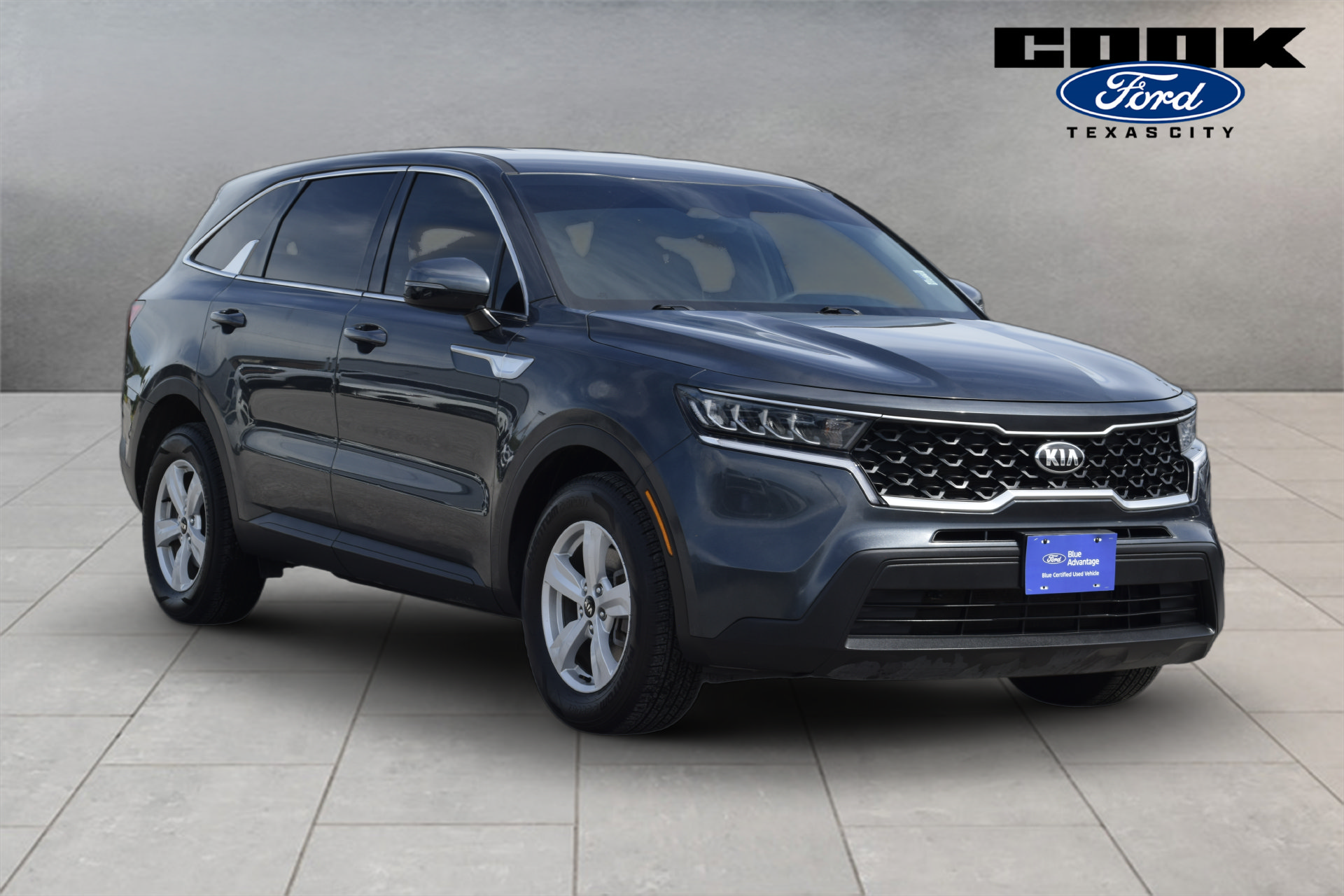 Used 2021 Kia Sorento LX FWD image 2