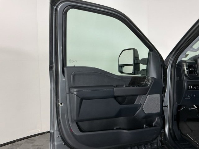 Certified 2025 Ford F350 Lariat w/ FX4 Off-Road Package image 15