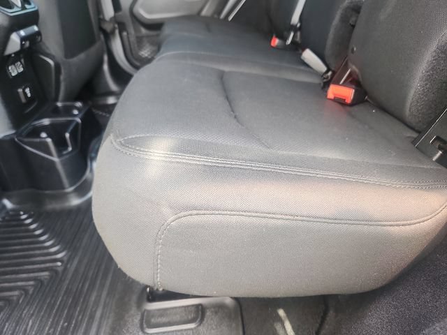 Used 2018 Jeep Wrangler Unlimited Sahara w/ Cold Weather Group AWD/4WD image 25