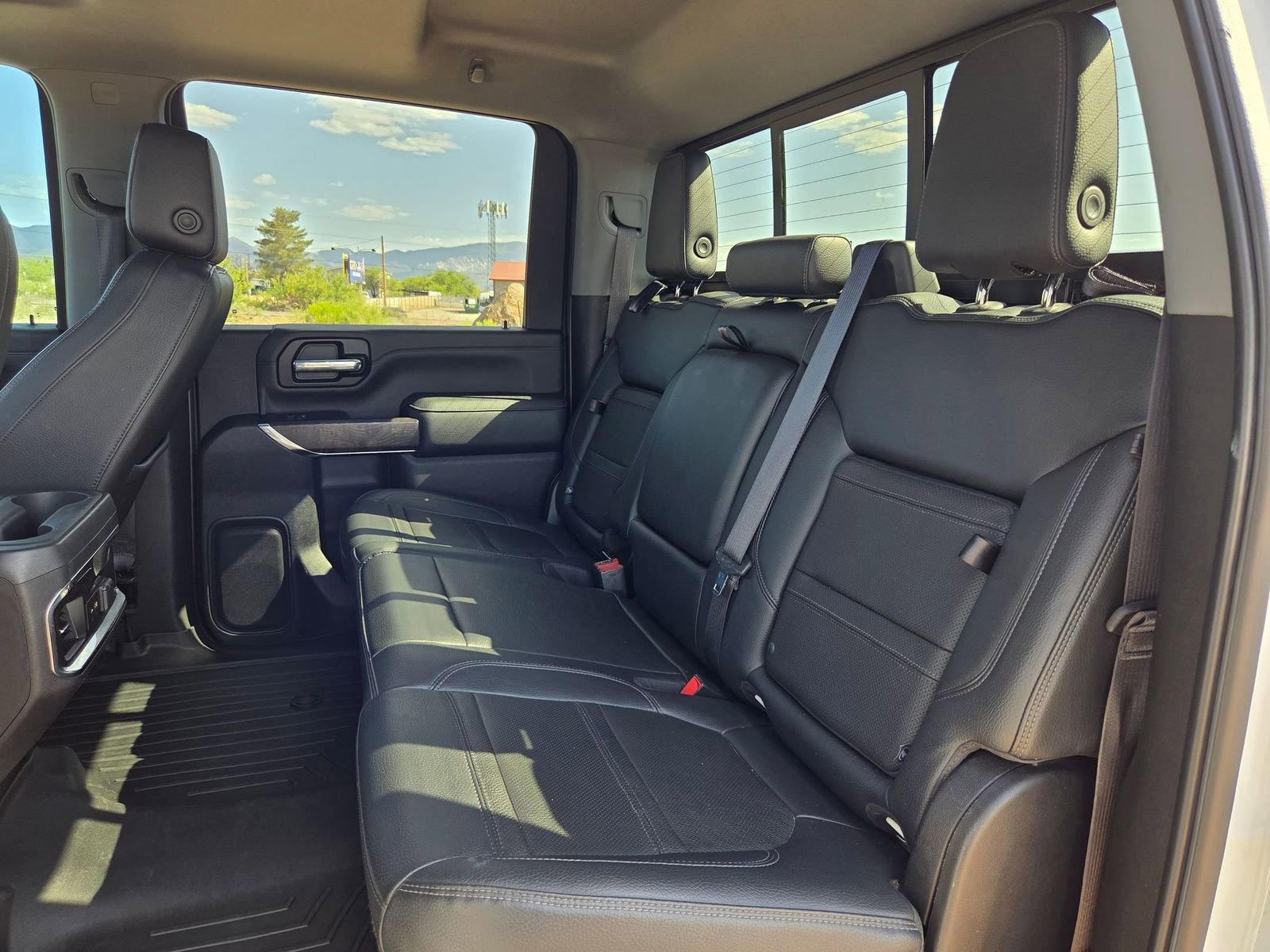 Used 2022 GMC Sierra 3500 Denali w/ Denali Ultimate Package AWD/4WD image 25