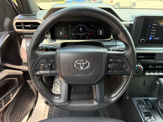 Used 2025 Toyota Tacoma SR5 AWD/4WD image 25