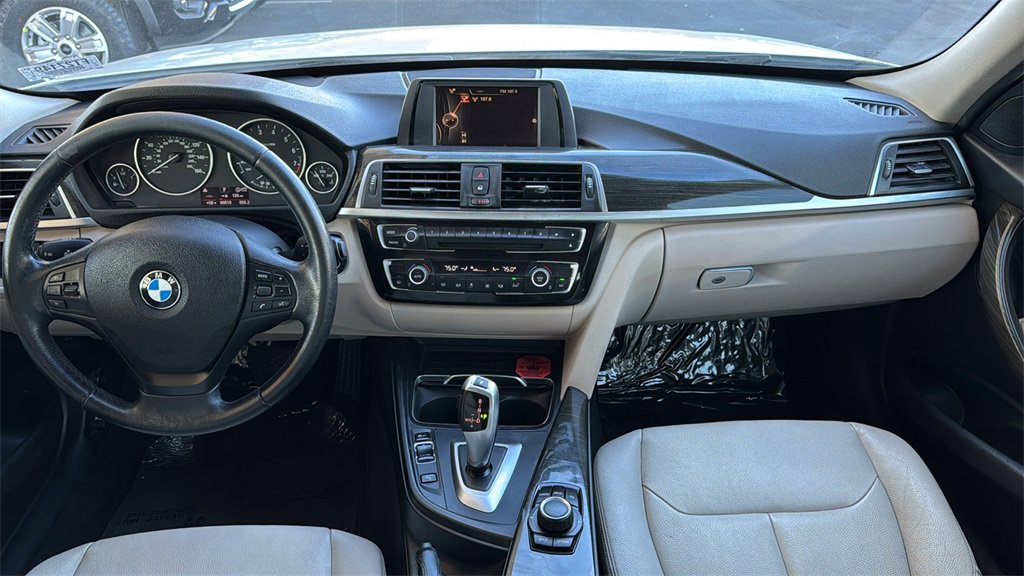Used 2017 BMW 320i Sedan image 9