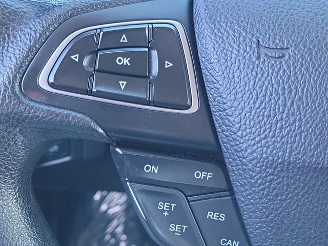 Certified 2018 Ford Focus SE w/ SE Appearance Package image 8