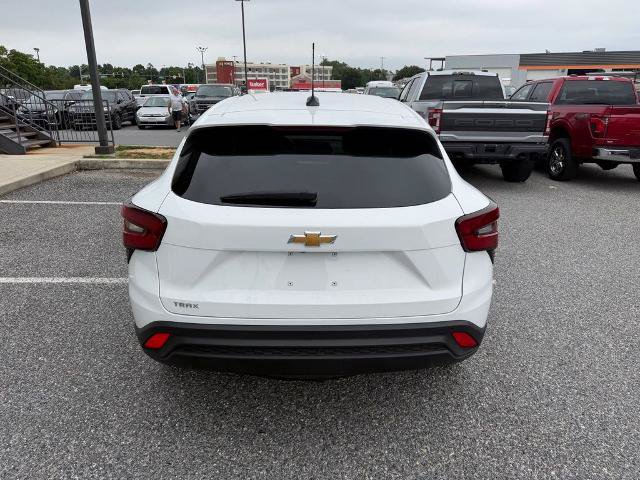 Used 2025 Chevrolet Trax LS w/ LS Convenience Package FWD image 7