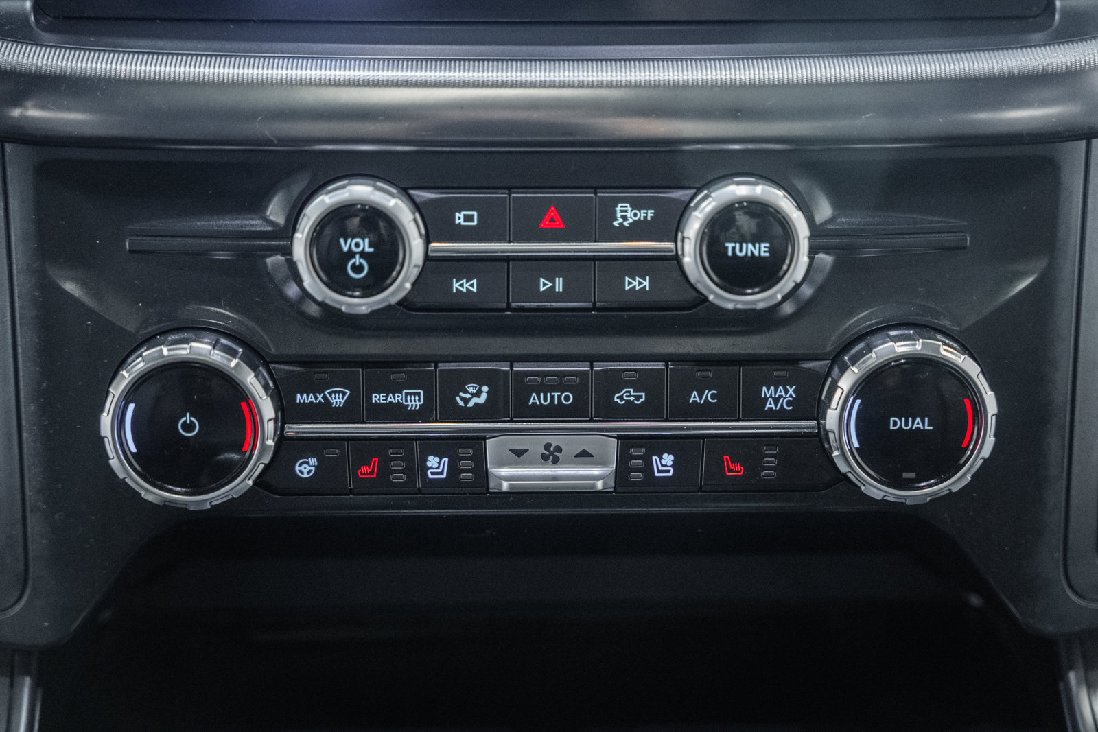 Certified 2025 Ford F150 Lariat AWD/4WD image 28