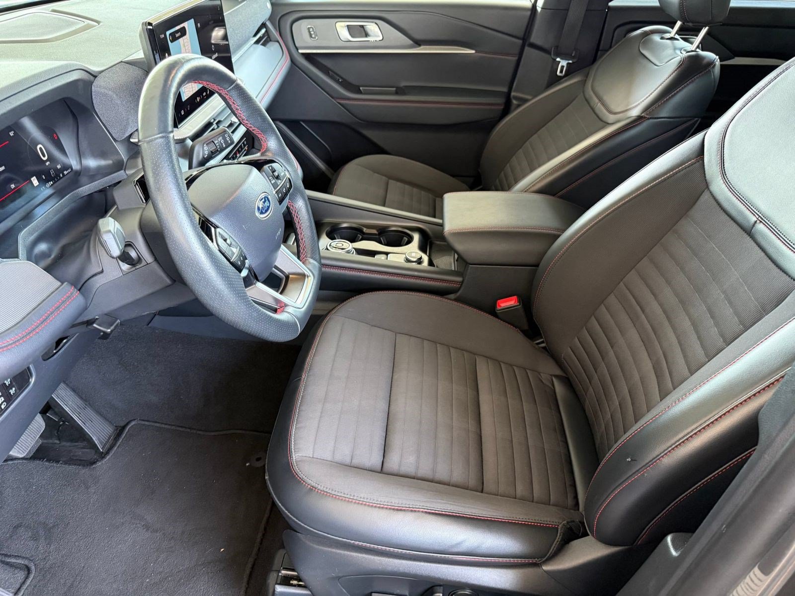 Certified 2025 Ford Explorer ST-Line w/ ST-Line Street Pack AWD/4WD image 5