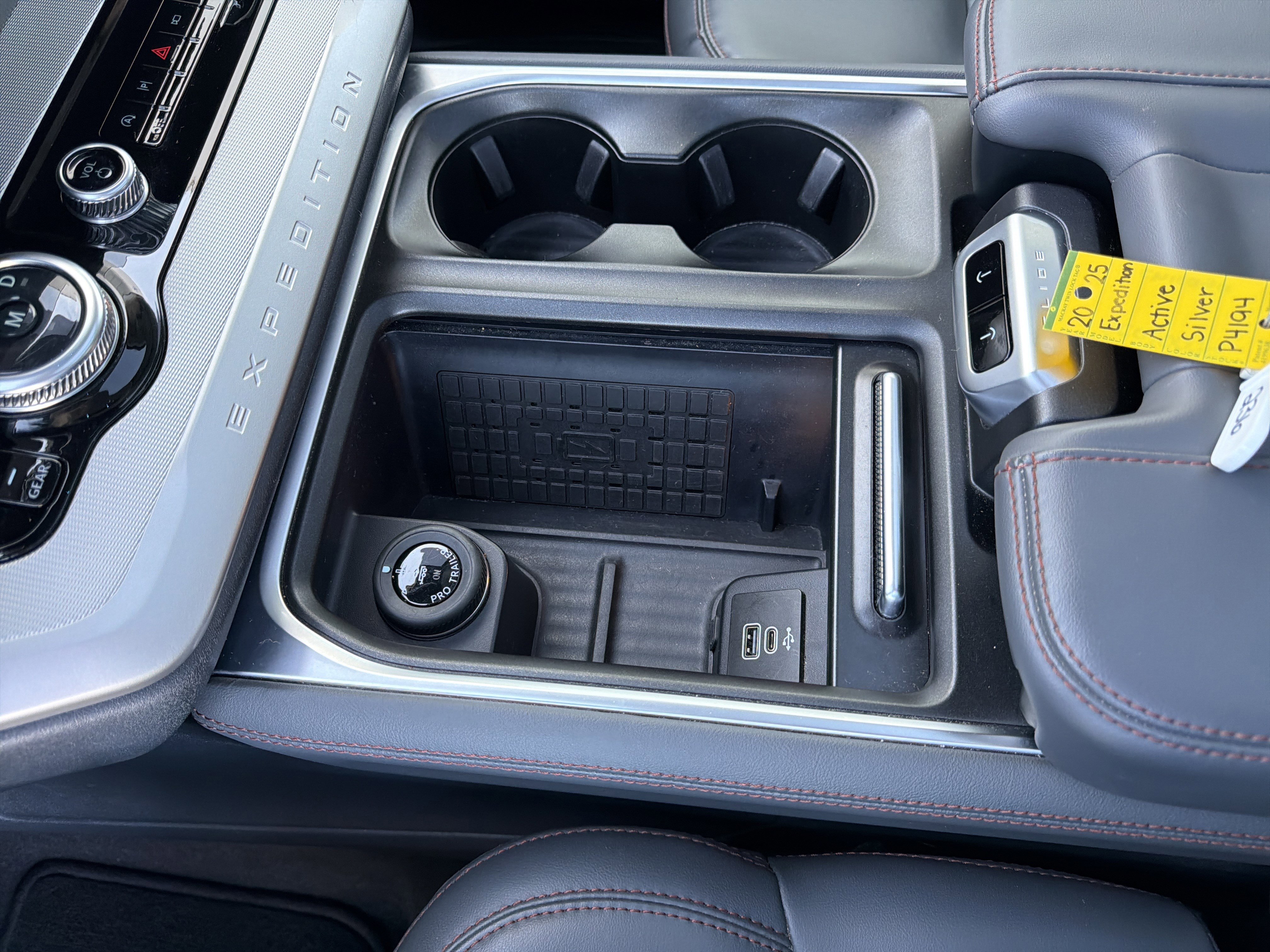 Certified 2025 Ford Expedition Active image 50