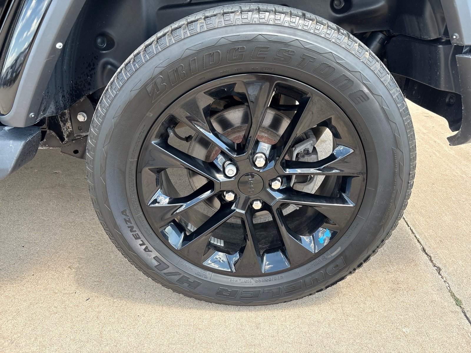 Used 2021 Jeep Wrangler Unlimited Sahara w/ Uconnect 4C Nav & Sound Group AWD/4WD image 12