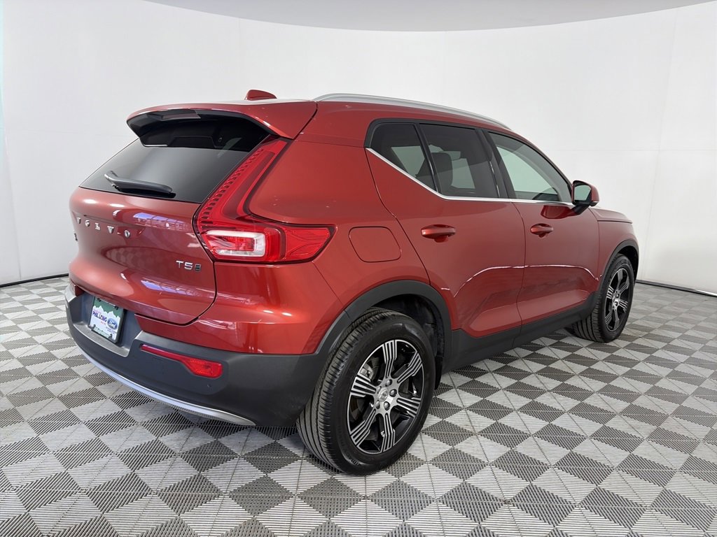 Used 2022 Volvo XC40 T5 Inscription image 5