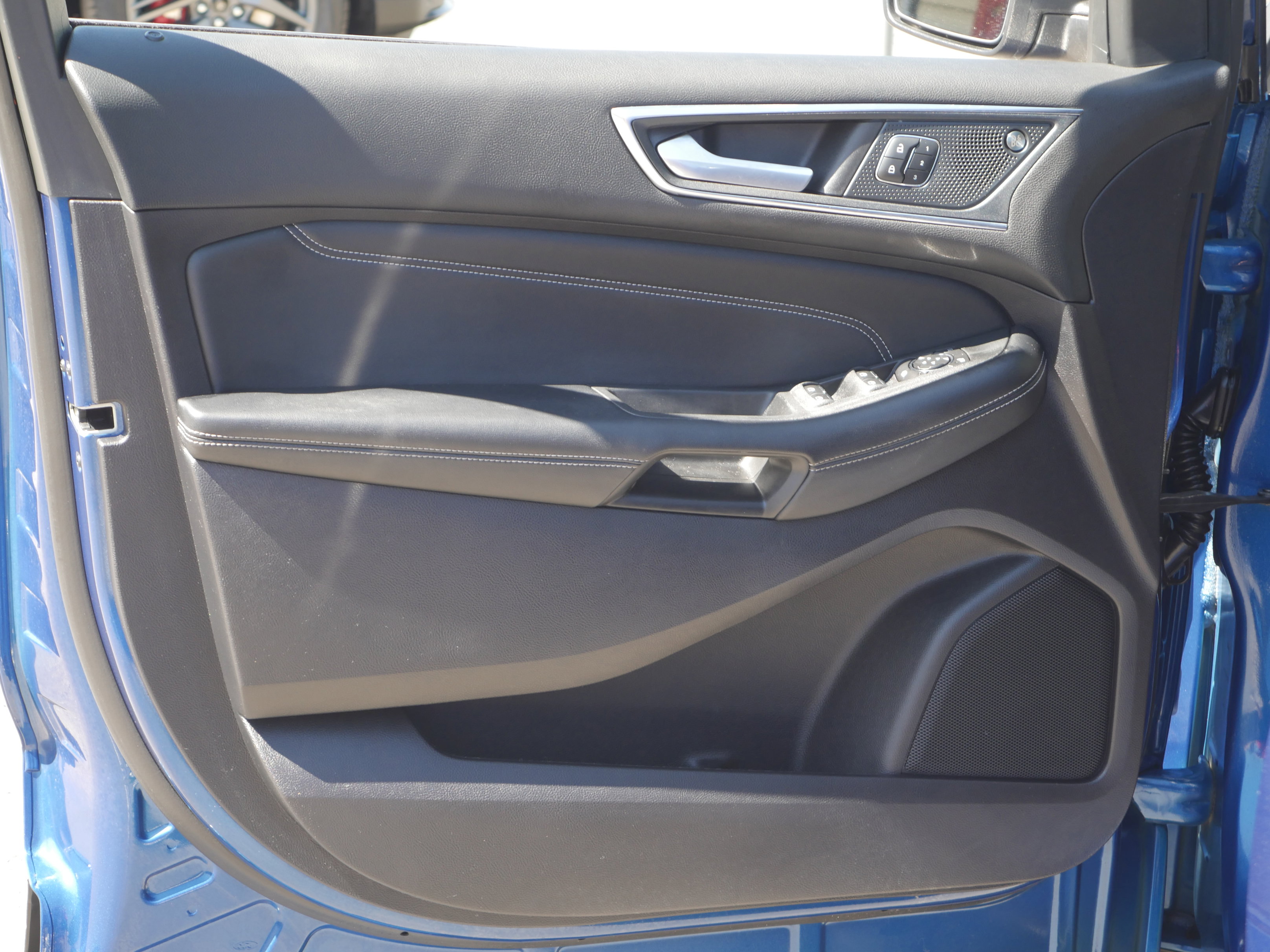Certified 2022 Ford Edge Titanium w/ Equipment Group 301A AWD/4WD image 38