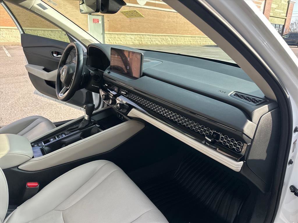 Used 2023 Honda Accord Touring image 29