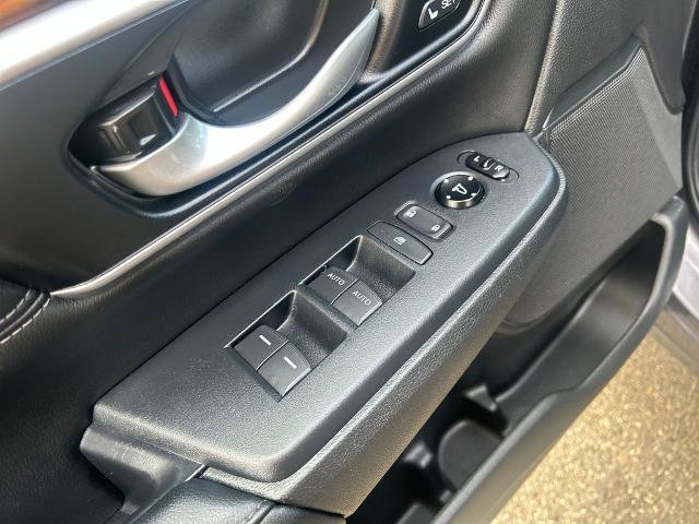 Used 2020 Honda CR-V Touring image 19