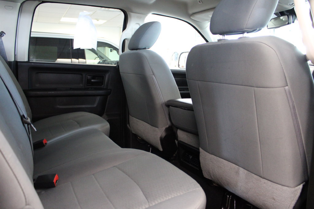 Used 2018 RAM 2500 Tradesman w/ Chrome Appearance Group AWD/4WD image 35