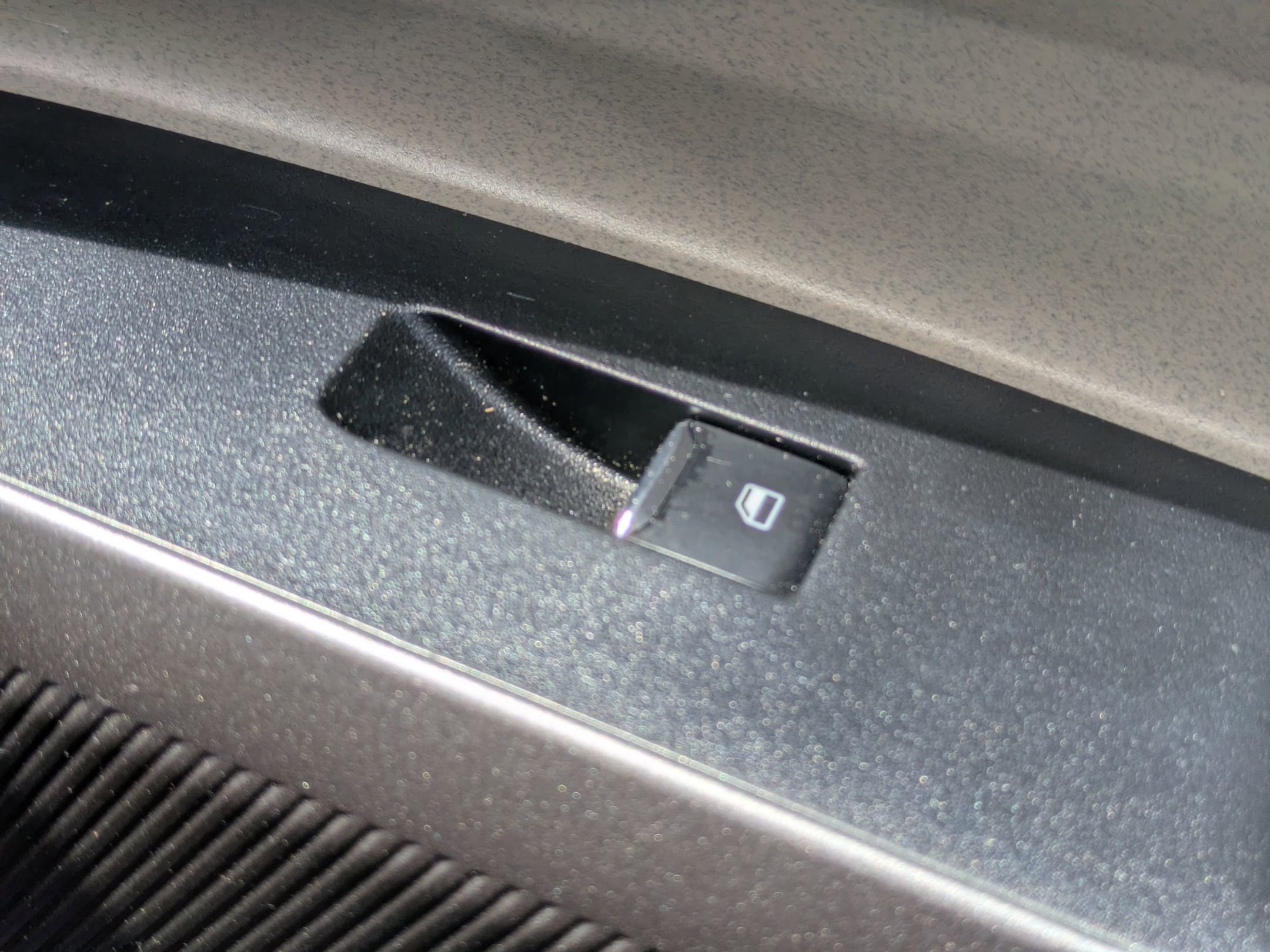 Certified 2025 Ford Maverick Lariat w/ 4K Tow Package image 38