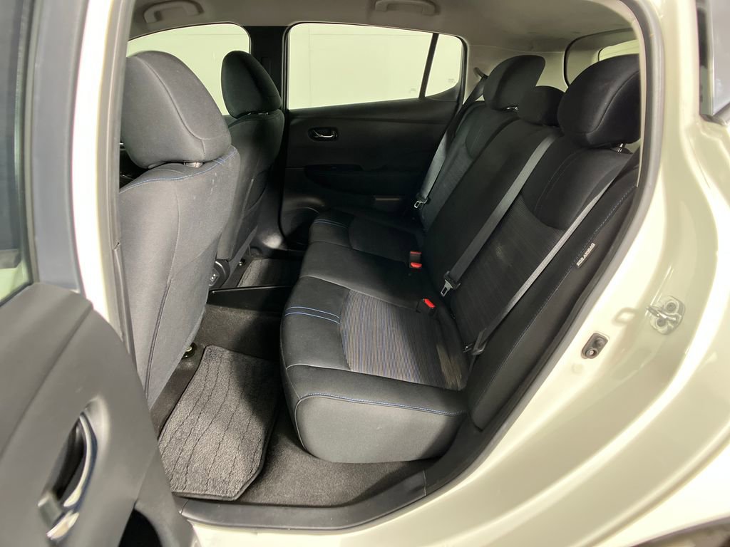 Used 2021 Nissan Leaf SV w/ SV Technology Package image 31