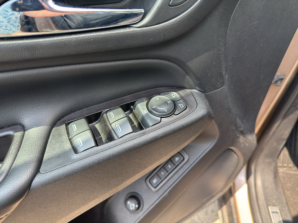 Used 2019 Chevrolet Equinox Premier FWD image 10