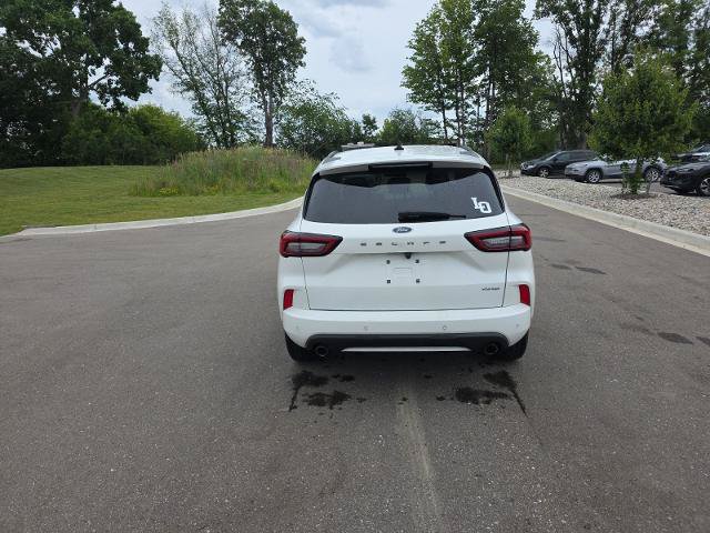 Certified 2024 Ford Escape ST-Line w/ Tech Pack #1 AWD/4WD image 6
