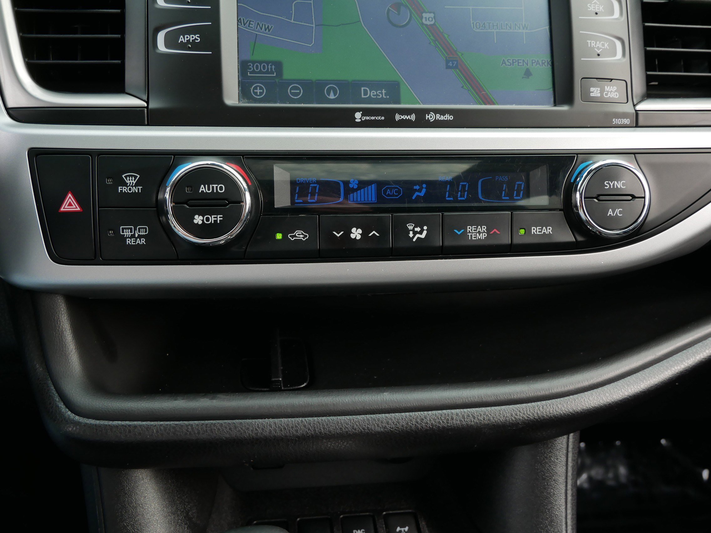 Used 2019 Toyota Highlander SE AWD/4WD image 23