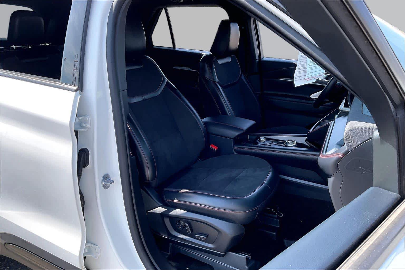 Certified 2025 Ford Explorer ST w/ Sun And Sound Package AWD/4WD image 9