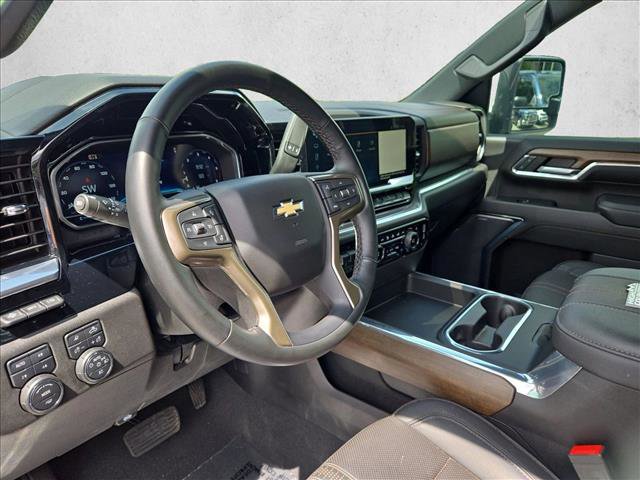 Used 2024 Chevrolet Silverado 2500 High Country w/ High Country Premium Package AWD/4WD image 10