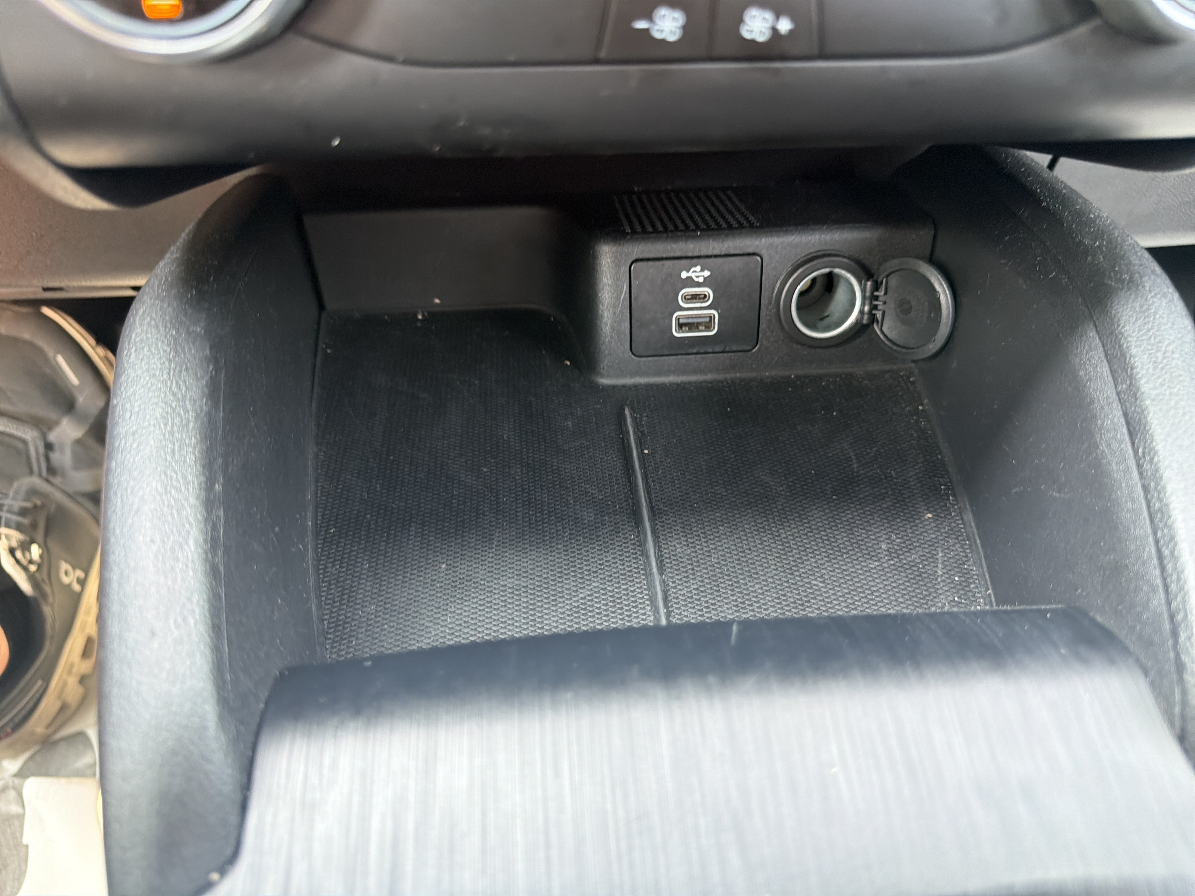 Certified 2025 Ford Escape ST-Line AWD/4WD image 29