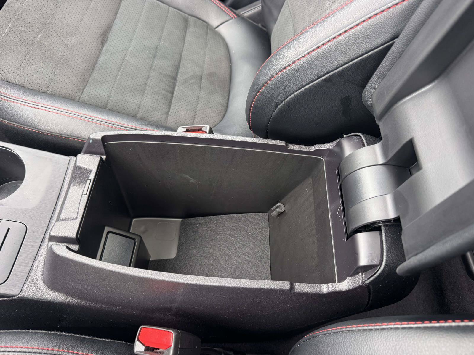 Certified 2022 Ford Escape SEL w/ SEL Stealth AWD Package image 42