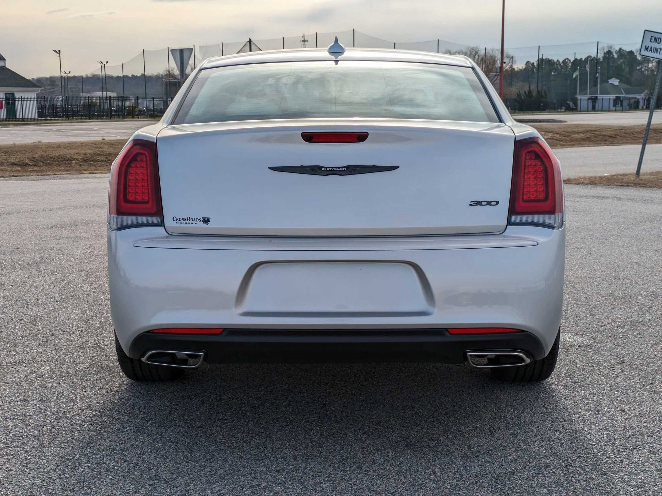 Used 2023 Chrysler 300 Touring w/ Sport Appearance Package image 4