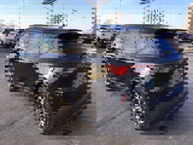 Certified 2025 Ford Escape ST-Line Select image 3