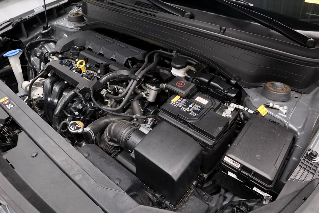 Used 2025 Hyundai Venue SEL FWD image 15