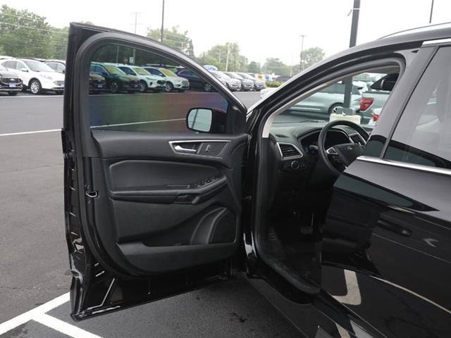 Certified 2024 Ford Edge SEL w/ Convenience Package AWD/4WD image 16
