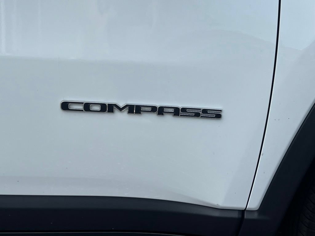 Used 2024 Jeep Compass Latitude AWD/4WD image 16