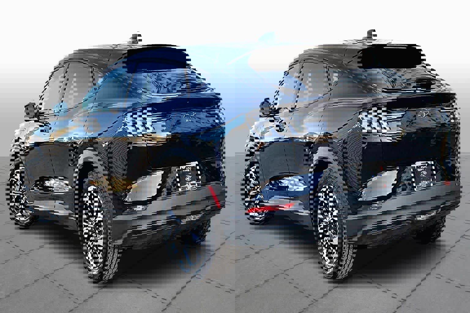 Certified 2025 Ford Mustang Mach-E Select w/ Comfort Package Lite image 8