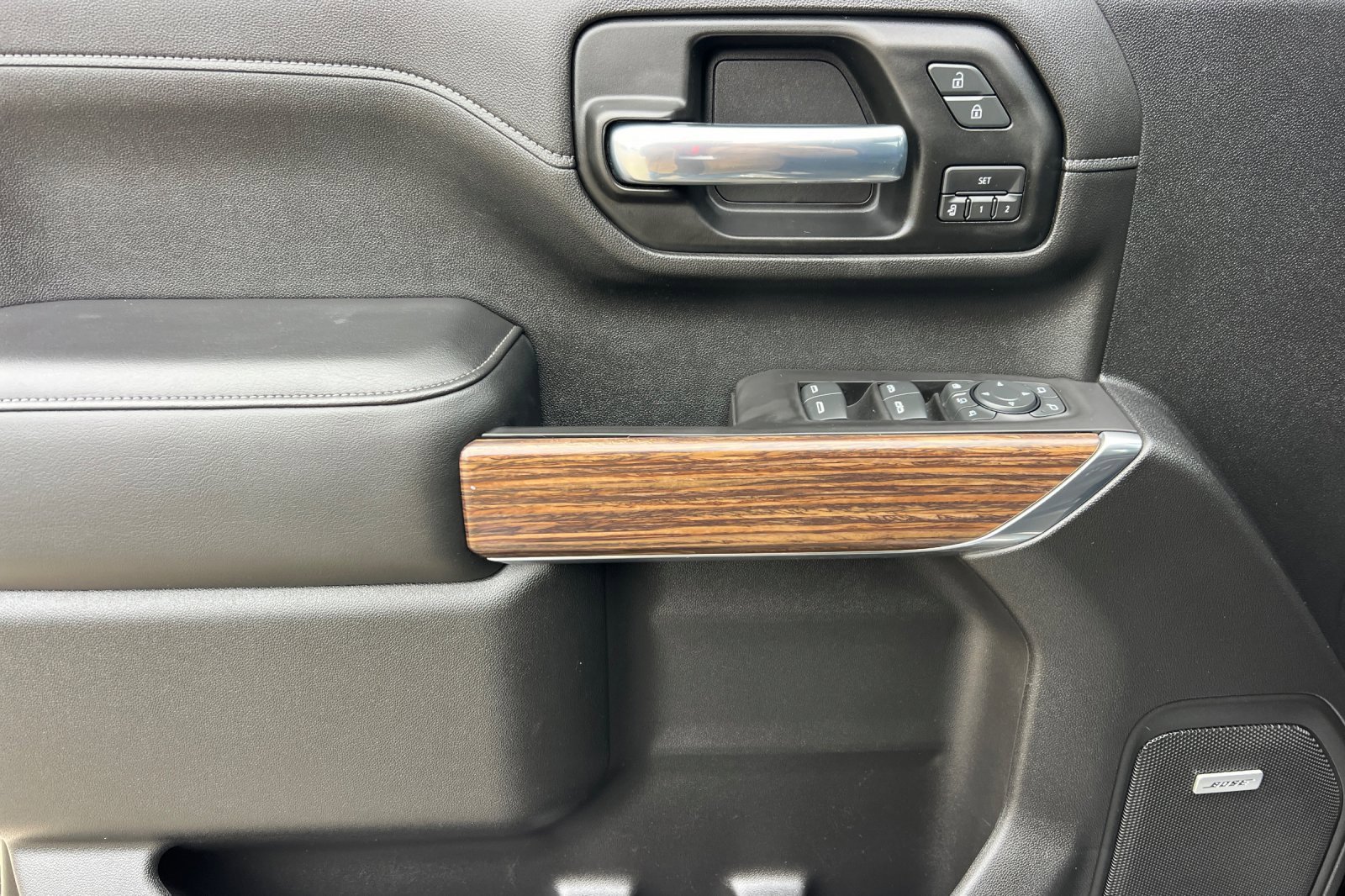 Used 2020 Chevrolet Silverado 2500 High Country w/ Z71 Off-Road Package image 12