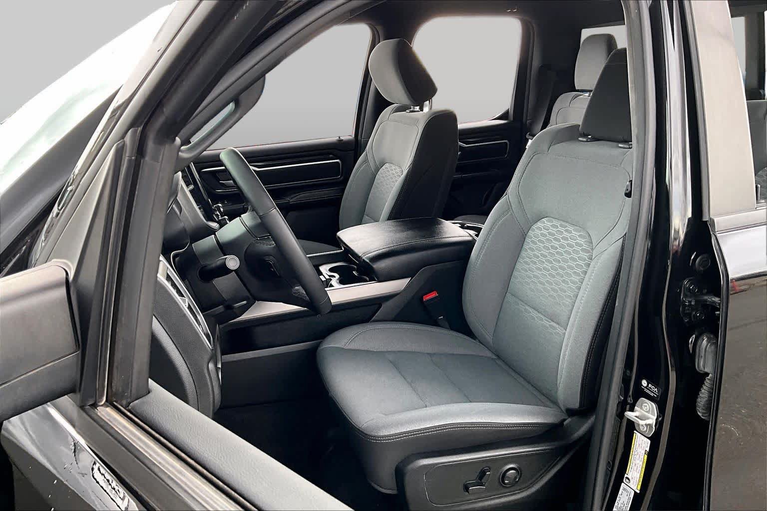 Used 2025 RAM 1500 Big Horn AWD/4WD image 8