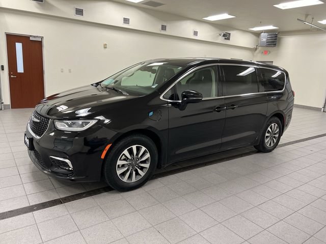Used 2024 Chrysler Pacifica Limited FWD image 4