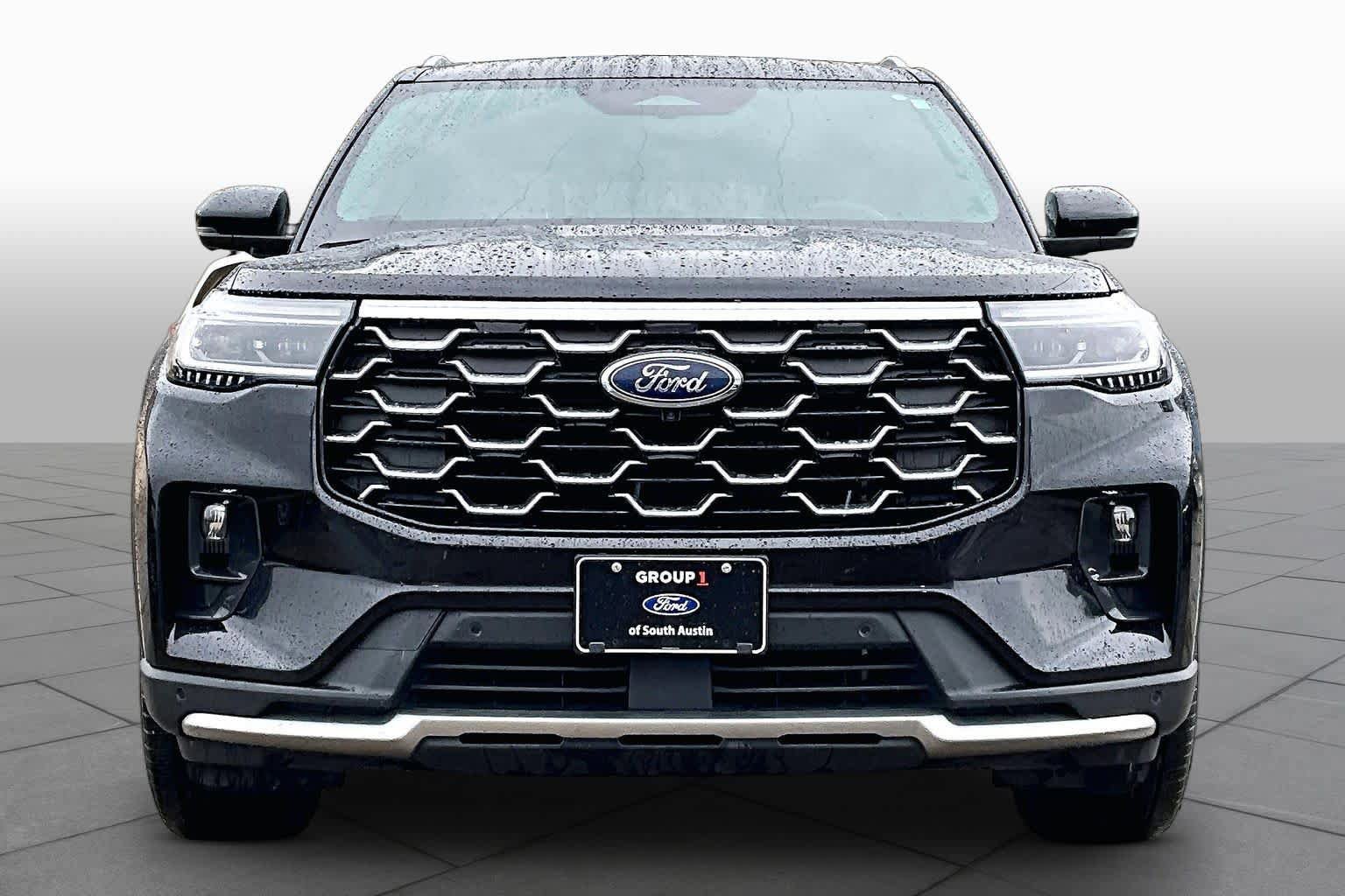 Certified 2025 Ford Explorer Platinum w/ Ultimate Package AWD/4WD image 4