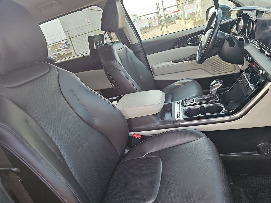 Used 2022 Kia Carnival SX FWD image 10