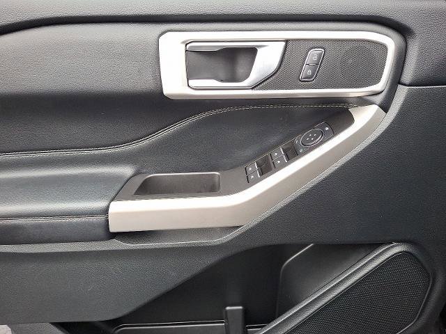 Certified 2022 Ford Explorer XLT w/ Equipment Group 202A image 13