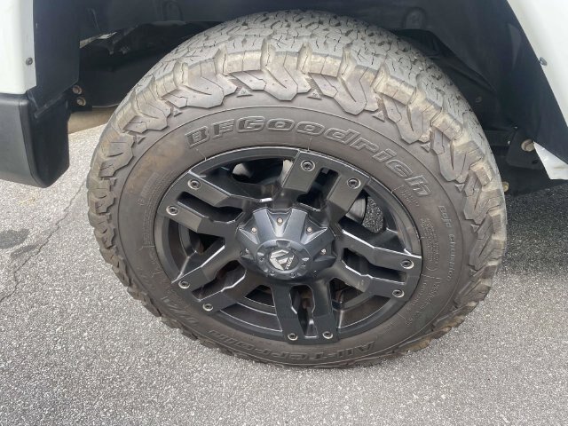 Used 2017 Jeep Wrangler Unlimited Sahara w/ Max Tow Package AWD/4WD image 9
