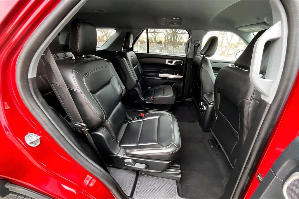 Certified 2022 Ford Explorer XLT w/ Equipment Group 202A image 25