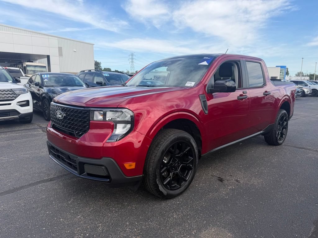 Certified 2025 Ford Maverick XLT w/ Black Appearance Package AWD/4WD image 4