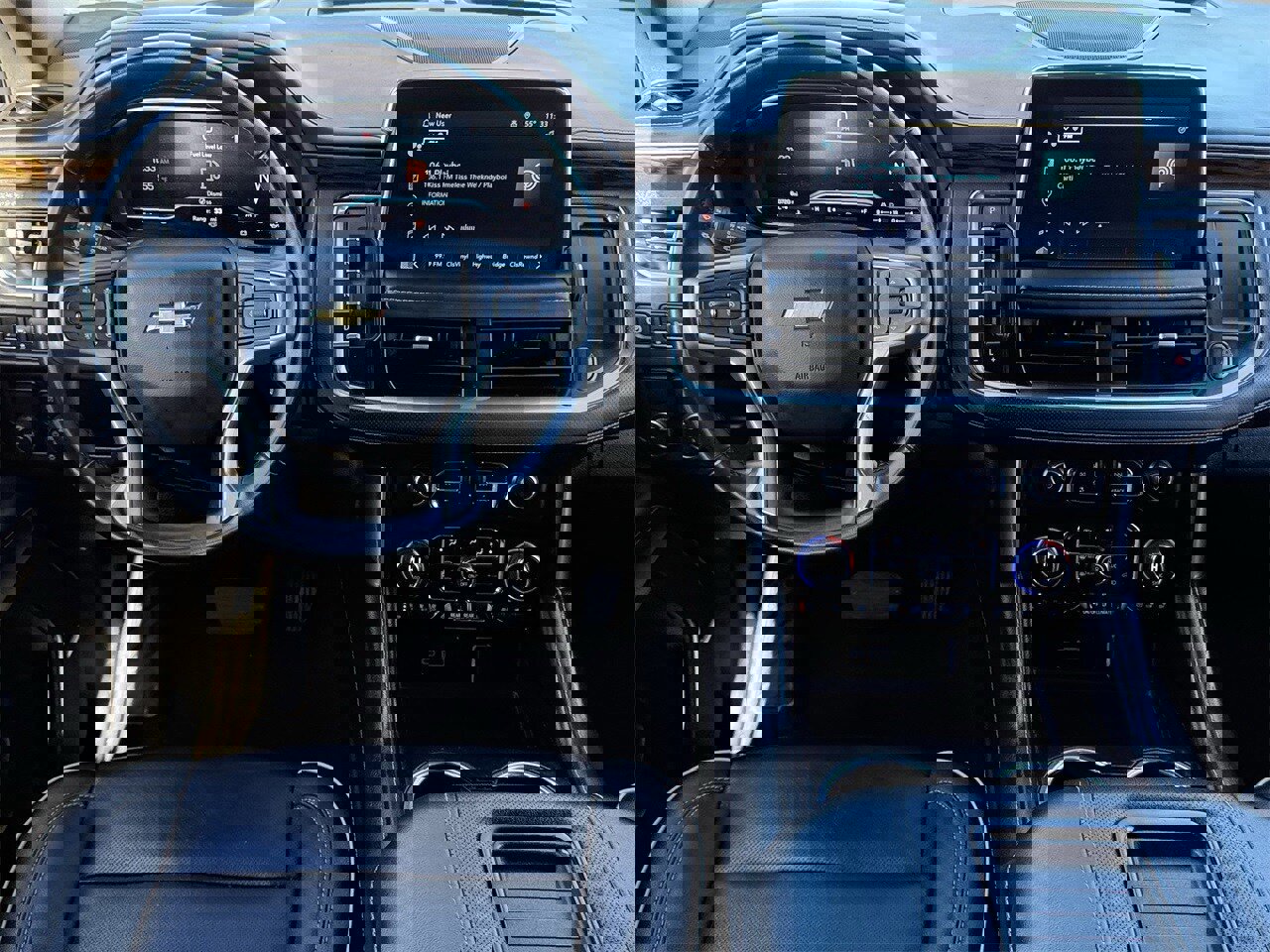 Used 2023 Chevrolet Suburban Premier image 10