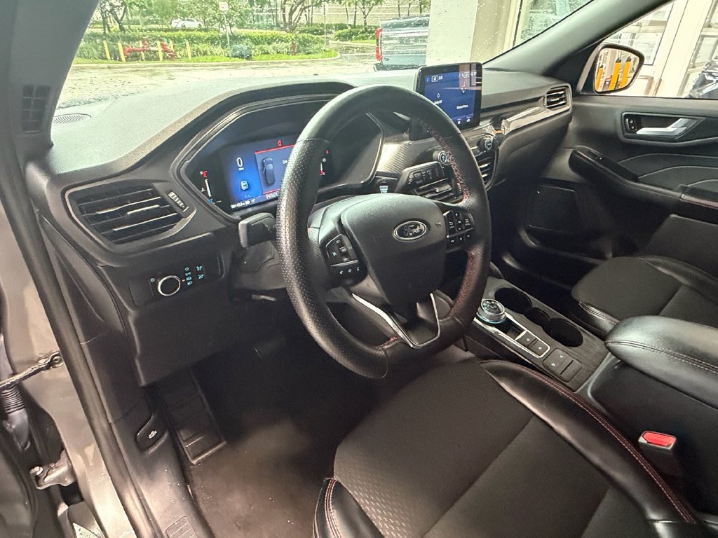 Certified 2025 Ford Escape ST-Line FWD image 10