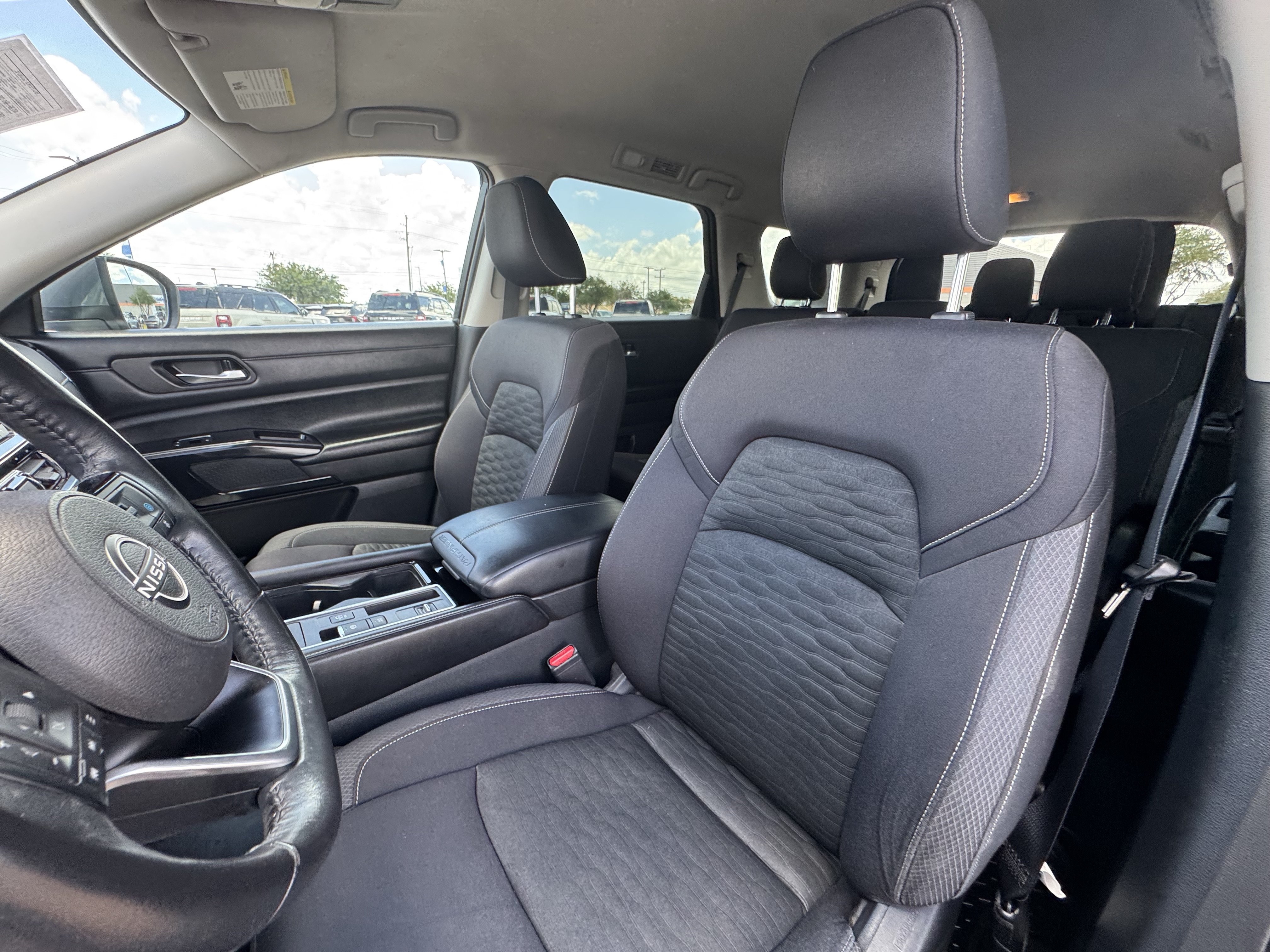 Used 2022 Nissan Pathfinder SV FWD image 22