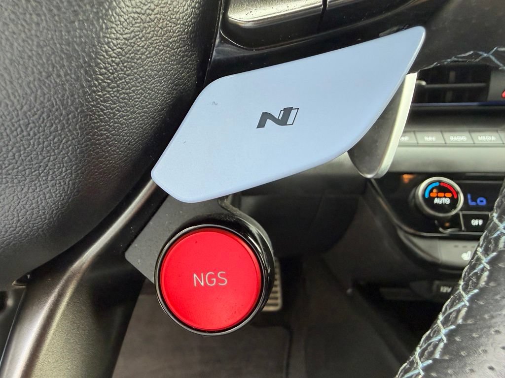 Used 2025 Hyundai Elantra N FWD image 15